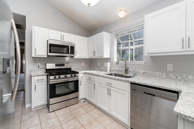 2600 Paddle Wheel Dr, Nashville, TN 37214