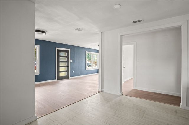 1204 Rose Dr, Alice, TX 78332