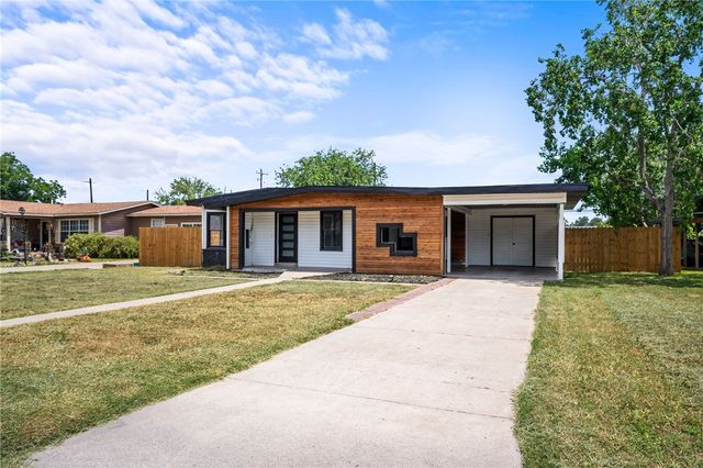 1204 Rose Dr, Alice, TX 78332