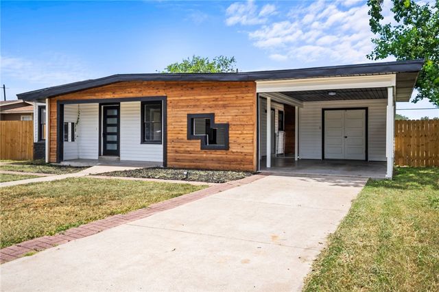 1204 Rose Dr, Alice, TX 78332
