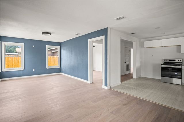 1204 Rose Dr, Alice, TX 78332