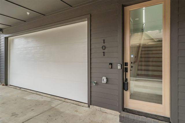2523 Hondo Avenue 102, Dallas, TX 75219