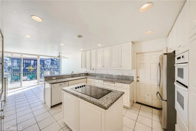 16802 Baruna, Huntington Beach, CA 92649