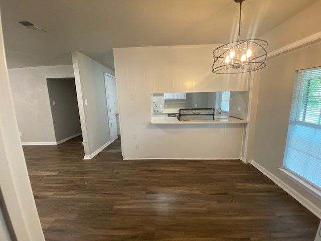 7452 Beaty Street, Fort Worth, TX 76112