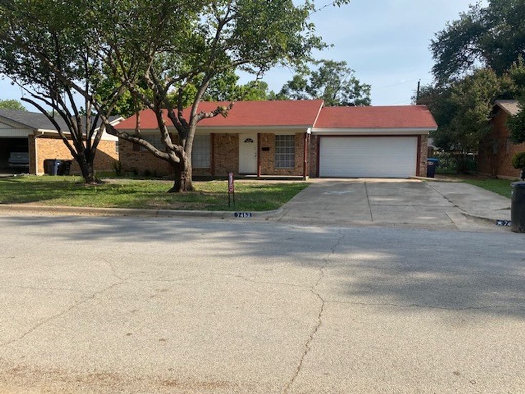 7452 Beaty Street, Fort Worth, TX 76112