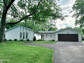 2222 Whitechapel Drive, Toledo, OH 43614