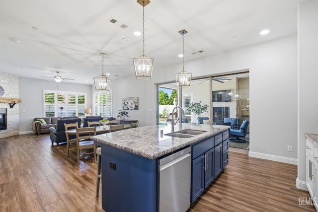 12707 Parkerhill Drive, Bakersfield, CA 93311