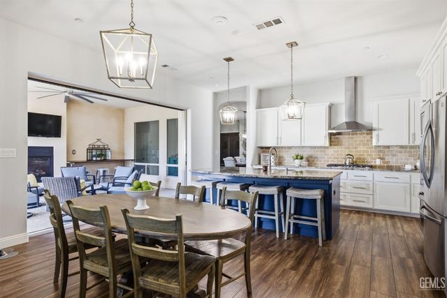 12707 Parkerhill Drive, Bakersfield, CA 93311