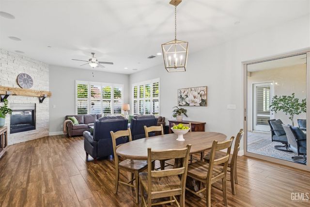 12707 Parkerhill Drive, Bakersfield, CA 93311