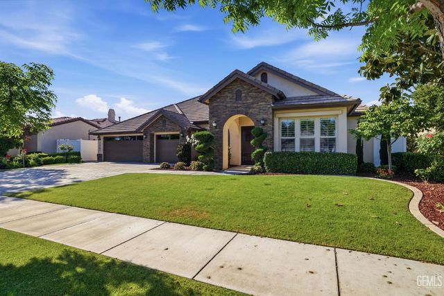 12707 Parkerhill Drive, Bakersfield, CA 93311