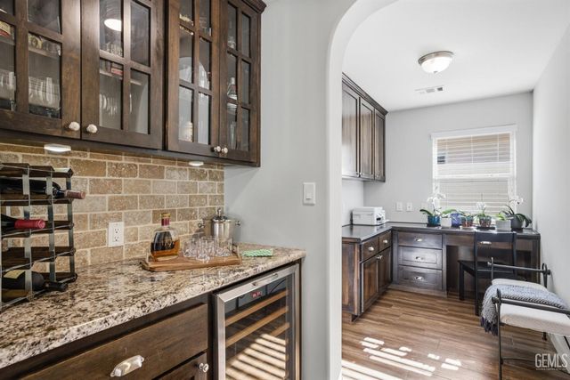 12707 Parkerhill Drive, Bakersfield, CA 93311