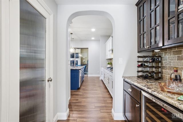 12707 Parkerhill Drive, Bakersfield, CA 93311