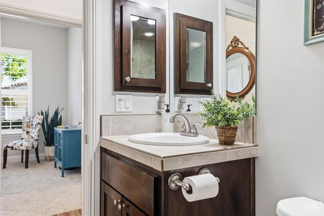 12707 Parkerhill Drive, Bakersfield, CA 93311