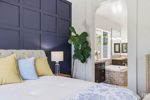 12707 Parkerhill Drive, Bakersfield, CA 93311