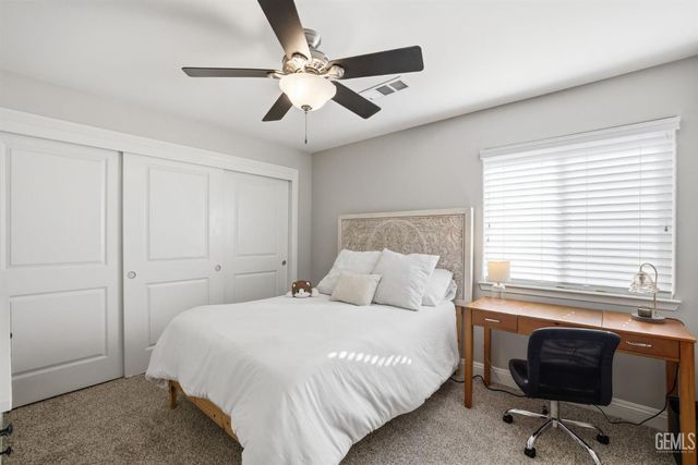 12707 Parkerhill Drive, Bakersfield, CA 93311