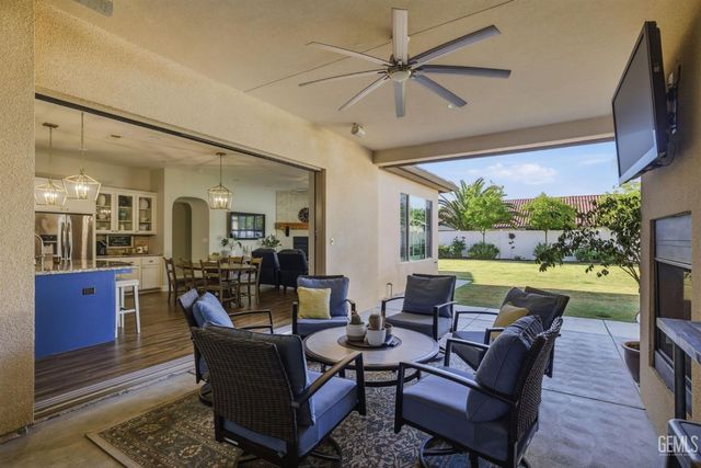 12707 Parkerhill Drive, Bakersfield, CA 93311