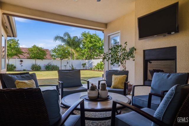 12707 Parkerhill Drive, Bakersfield, CA 93311