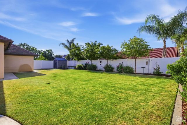 12707 Parkerhill Drive, Bakersfield, CA 93311