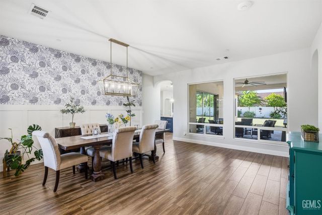 12707 Parkerhill Drive, Bakersfield, CA 93311