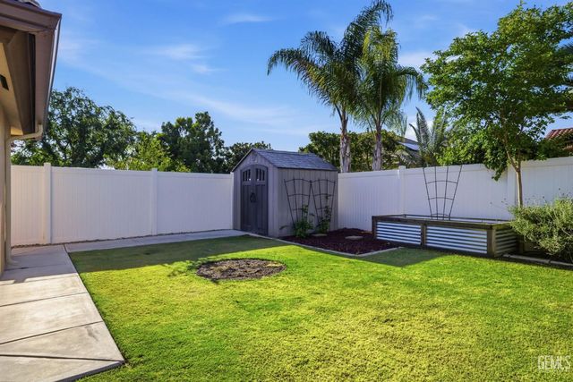 12707 Parkerhill Drive, Bakersfield, CA 93311