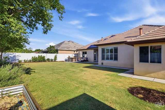 12707 Parkerhill Drive, Bakersfield, CA 93311