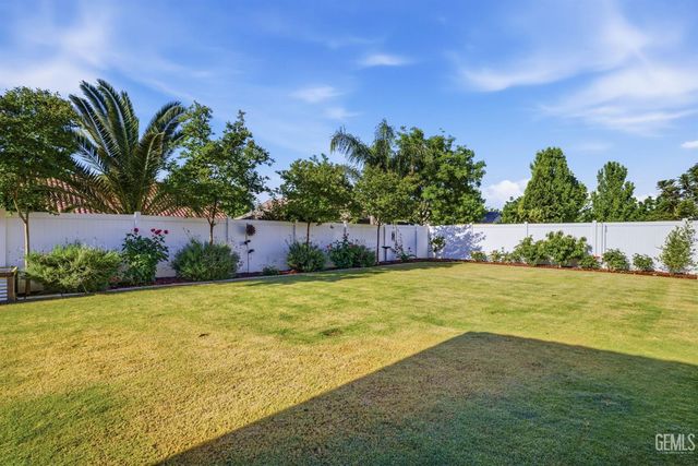 12707 Parkerhill Drive, Bakersfield, CA 93311