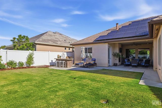 12707 Parkerhill Drive, Bakersfield, CA 93311