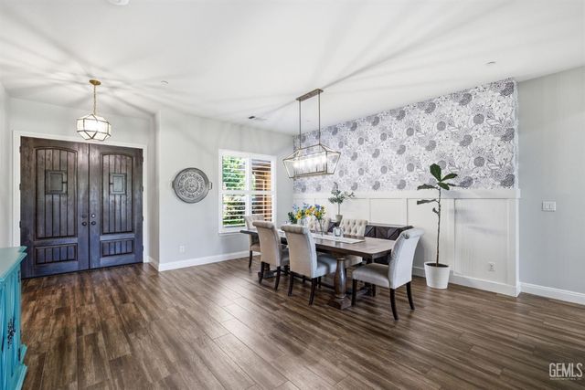 12707 Parkerhill Drive, Bakersfield, CA 93311