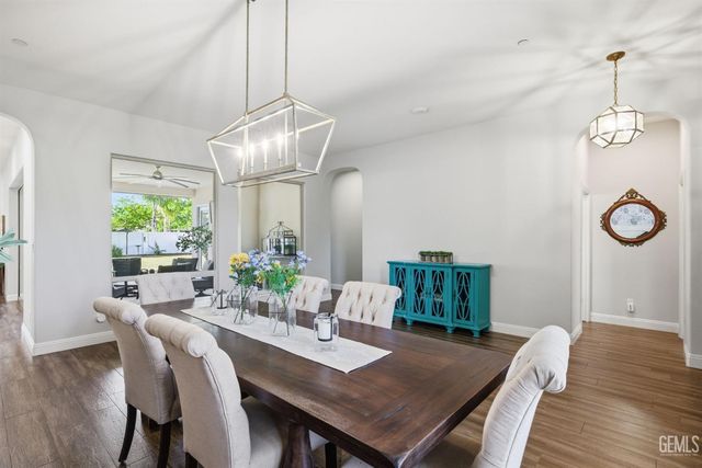 12707 Parkerhill Drive, Bakersfield, CA 93311