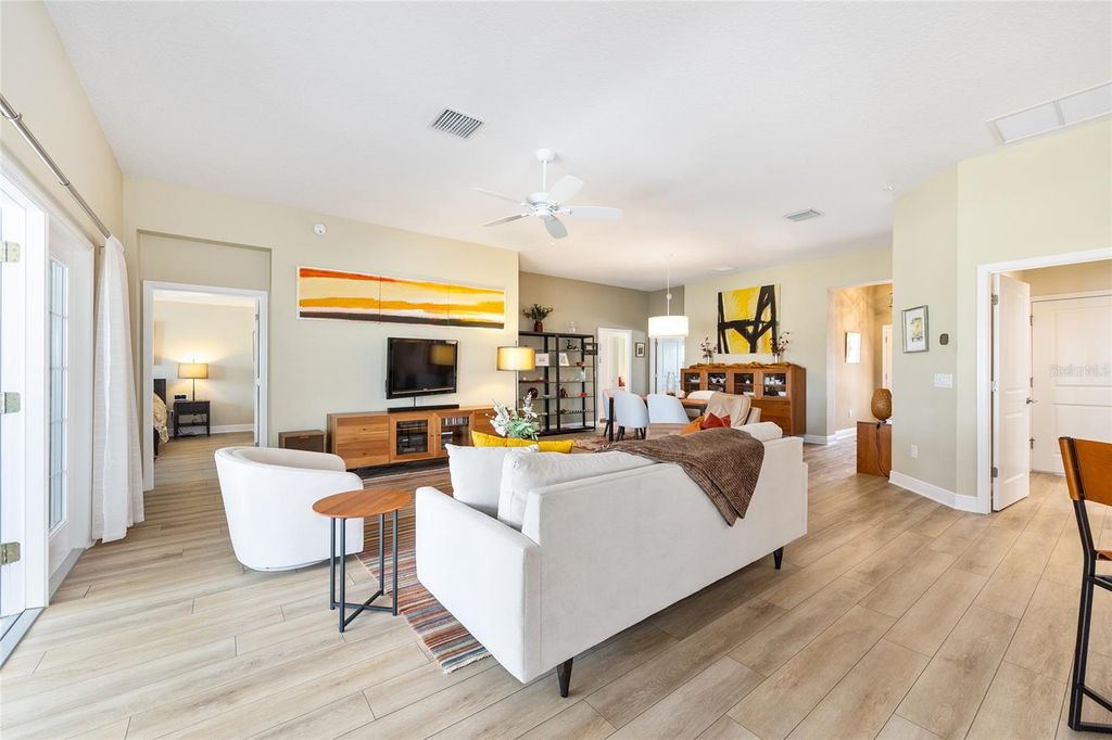 Image 14 of property listing at 5837 STORMS AVENUE, The Villages, FL 32163