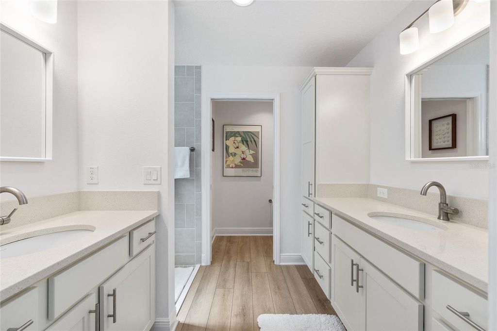 Image 25 of property listing at 5837 STORMS AVENUE, The Villages, FL 32163