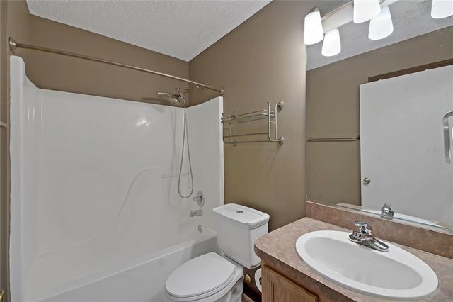1204 OAK HAMMOCK LANE, Lady Lake, FL 32159