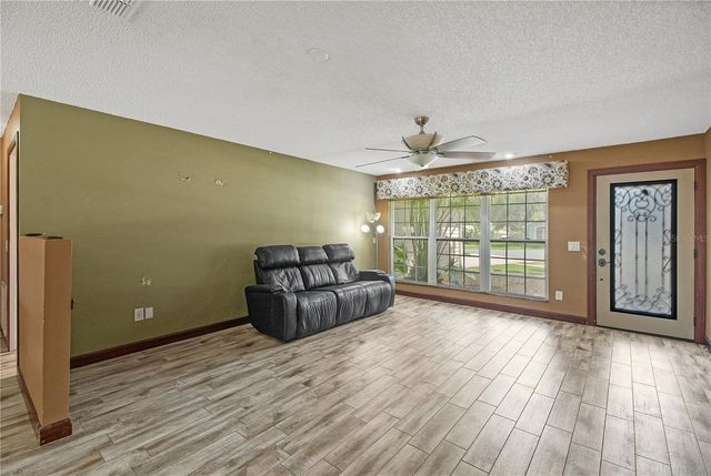 1204 OAK HAMMOCK LANE, Lady Lake, FL 32159