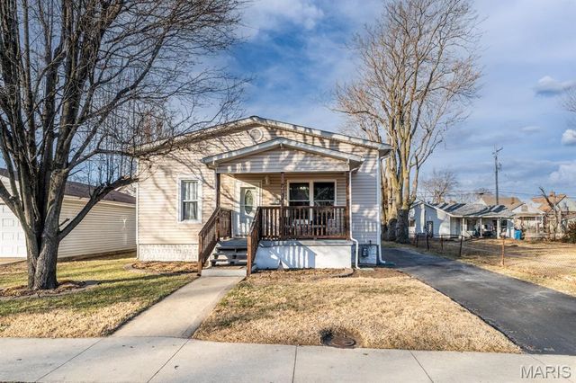 2311 E 25th Street, Granite City, IL 62040