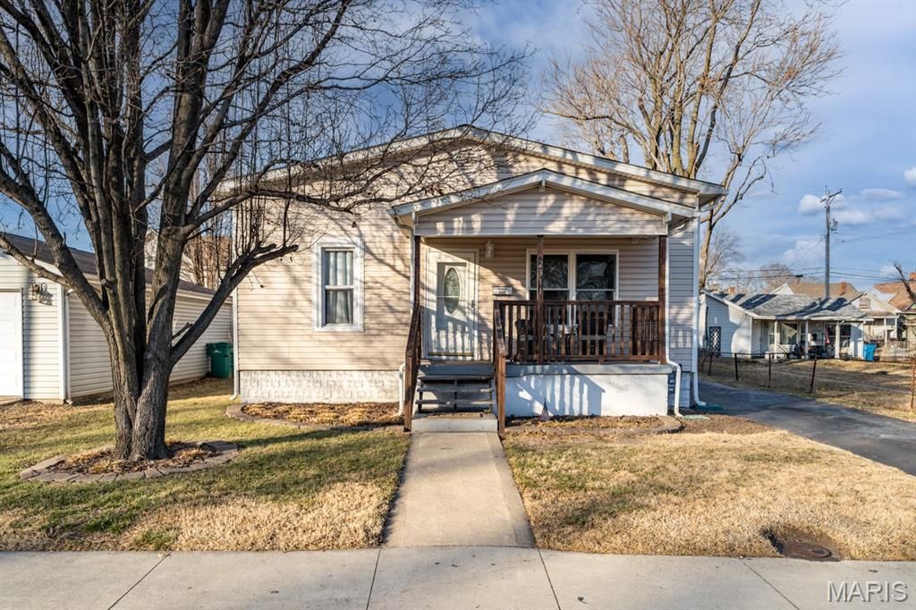 2311 E 25th Street, Granite City, IL 62040