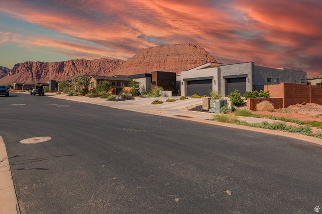 108 N ARROWHEAD LN, Ivins, UT 84738