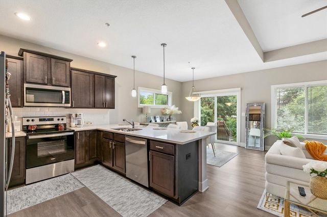 4429 Lower Beaver Road, Des Moines, IA 50310