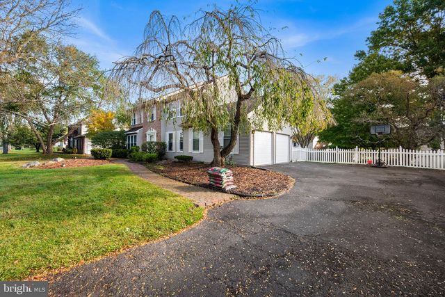 532 HERITAGE OAK DR, Yardley, PA 19067