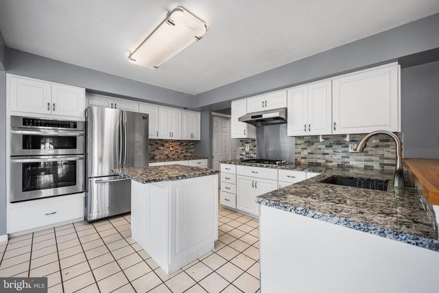 532 HERITAGE OAK DR, Yardley, PA 19067