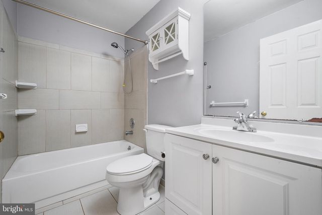 532 HERITAGE OAK DR, Yardley, PA 19067
