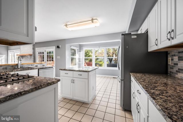532 HERITAGE OAK DR, Yardley, PA 19067