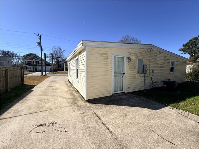 2607 Berkley AVE, Chesapeake, VA 23325