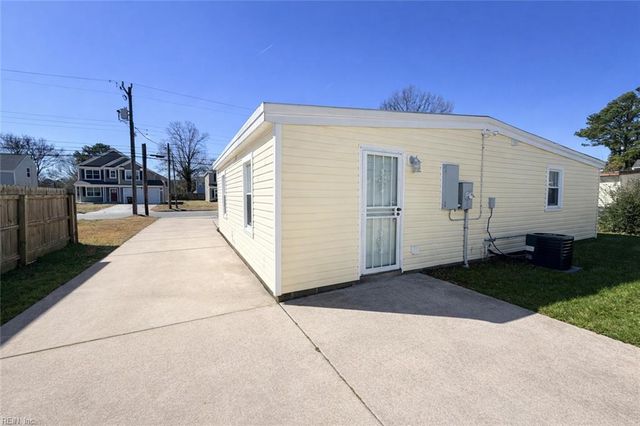 2607 Berkley AVE, Chesapeake, VA 23325