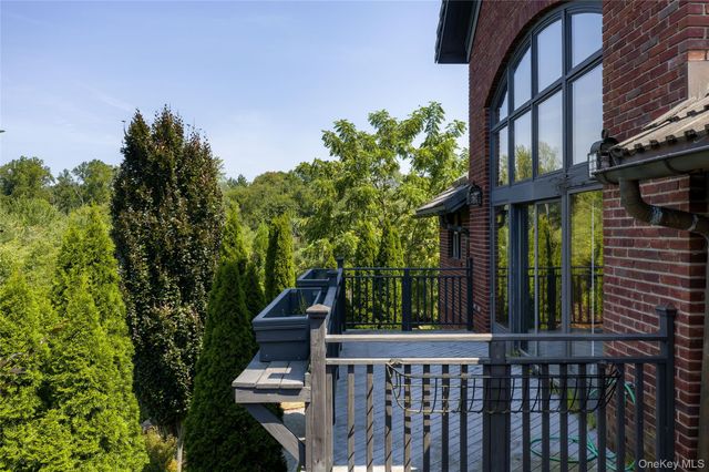 25 Edgar Road, Armonk, NY 10504