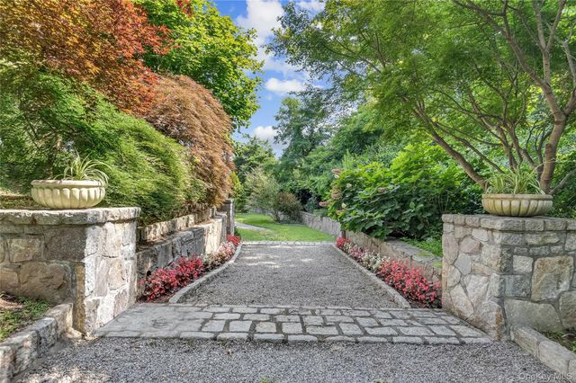 25 Edgar Road, Armonk, NY 10504