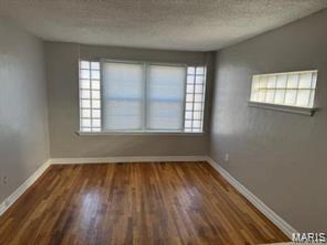 4934 Kemper Avenue, St Louis, MO 63139