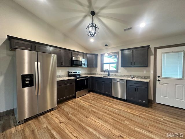 521 Somerset Drive, Granite City, IL 62040