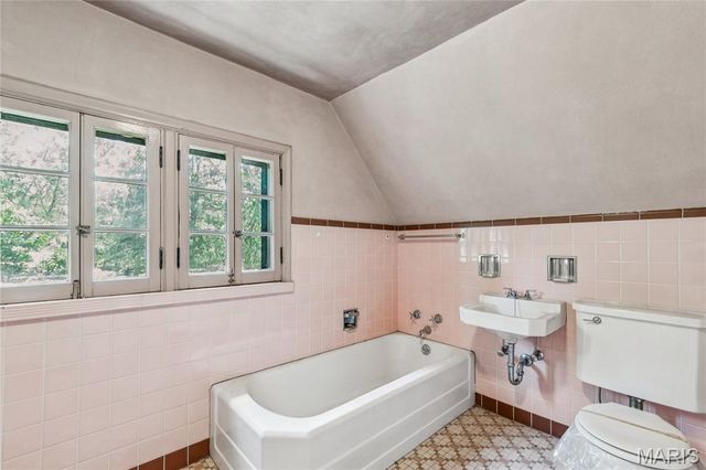 14739 Sinks Road, Florissant, MO 63034