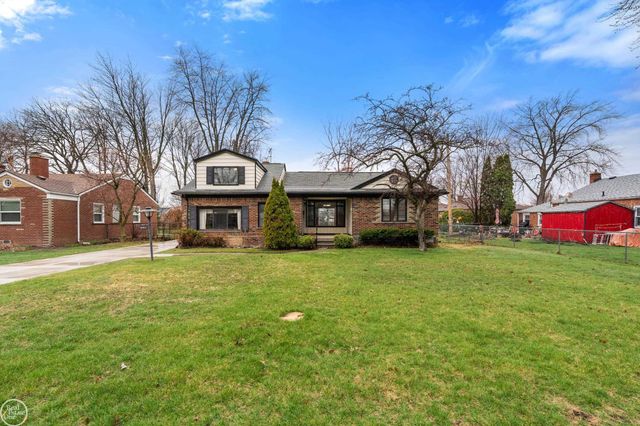 28413 RUEHLE Street, St Clair Shores, MI 48081