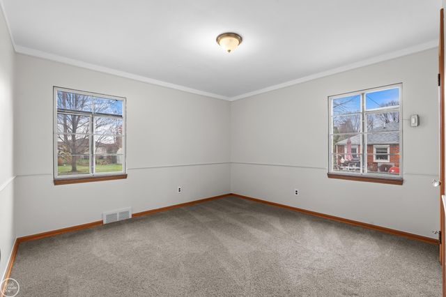 28413 RUEHLE Street, St Clair Shores, MI 48081